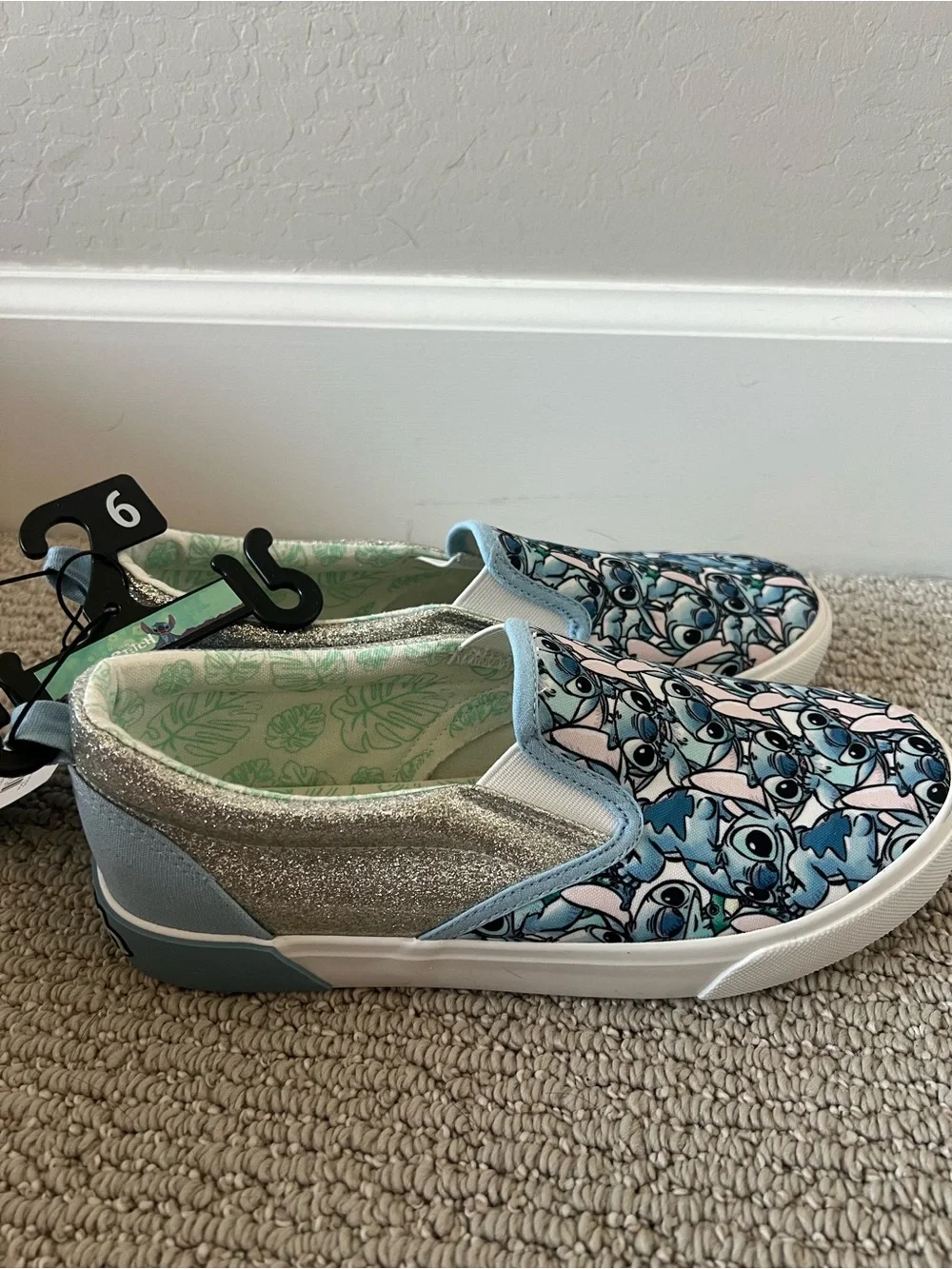 Disney Stitch Girl's Slip-On Twin Gore Sneakers  size6 NWT $15